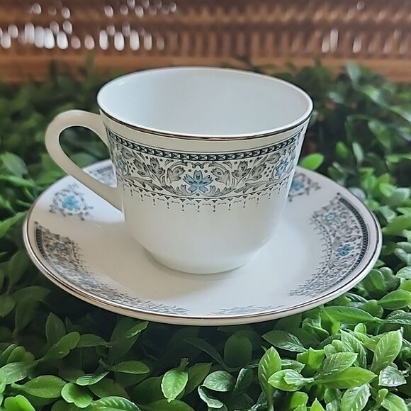 Vintage Catalina Demitasse Souvenir Teacup & Saucer - Picture 3 of 4